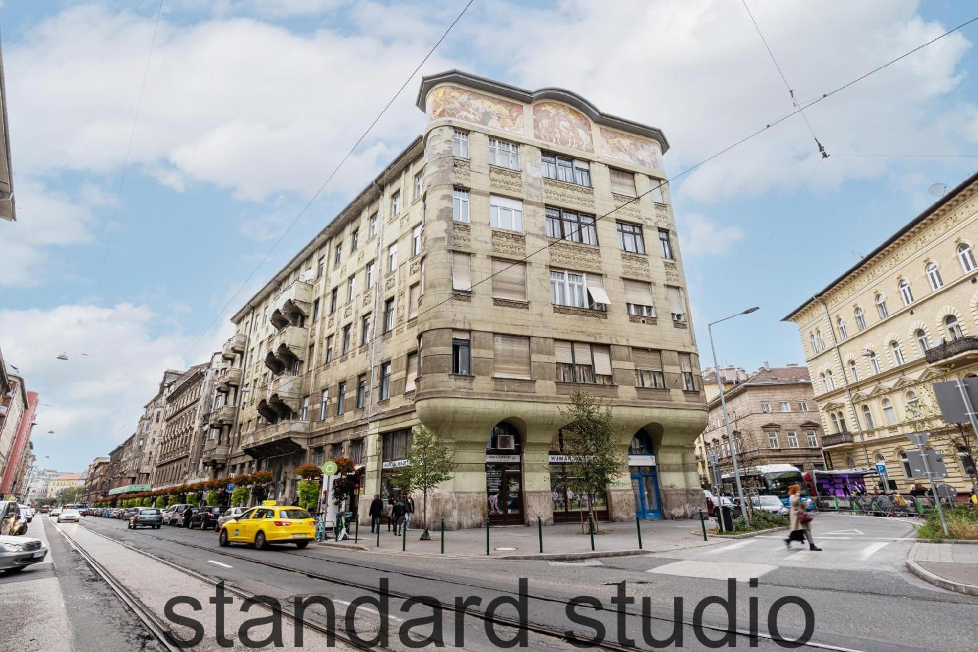 Cityzen Studios Budapest Bilik gambar