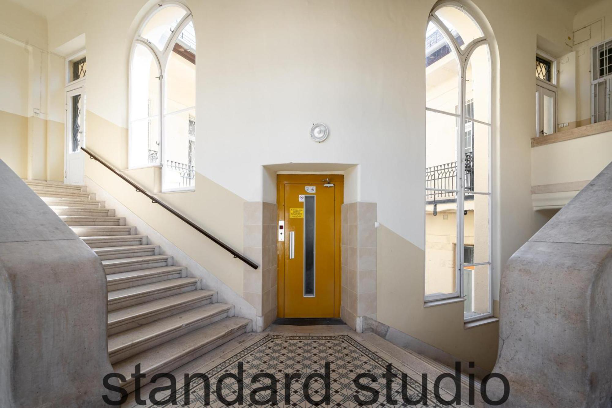 Cityzen Studios Budapest Bilik gambar
